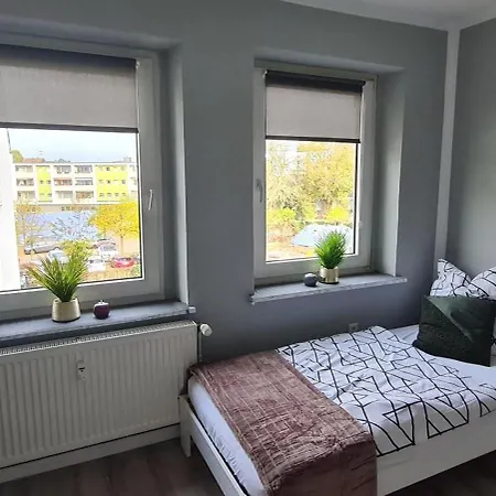 Moderne, Zentral Gelegene 2-zimmer-wohnung Fuer 4 Personen, Ideal Fuer Monteure, Messegaenger Und Touristen *