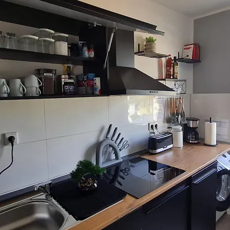 Apartment Moderne, Zentral Gelegene 2-zimmer-wohnung Fuer 4 Personen, Ideal Fuer Monteure, Messegaenger Und Touristen Leverkusen