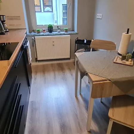 Moderne, Zentral Gelegene 2-zimmer-wohnung Fuer 4 Personen, Ideal Fuer Monteure, Messegaenger Und Touristen