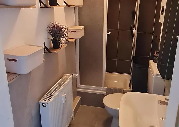 Lejlighed Moderne, Zentral Gelegene 2-zimmer-wohnung Fuer 4 Personen, Ideal Fuer Monteure, Messegaenger Und Touristen