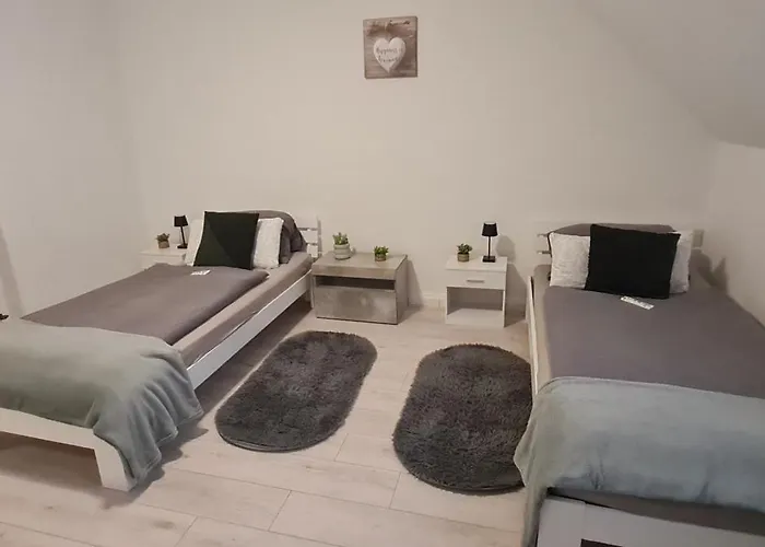 Moderne, Zentral Gelegene 2-zimmer-wohnung Fuer 4 Personen, Ideal Fuer Monteure, Messegaenger Und Touristen Leverkusen